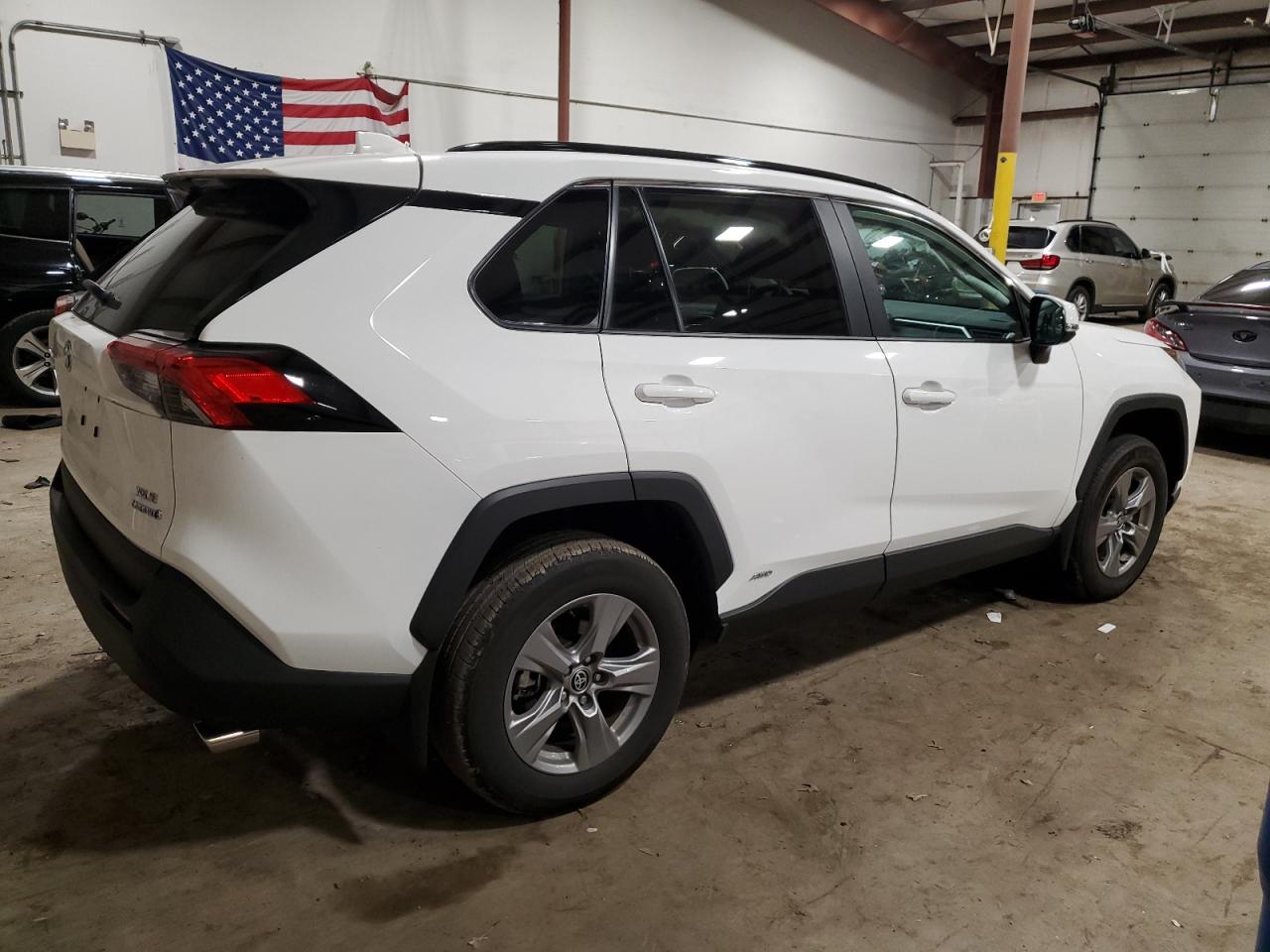 Image 3 of 2022 TOYOTA RAV4 XLE 2022 with VIN 4T3RWRFV5NU074370