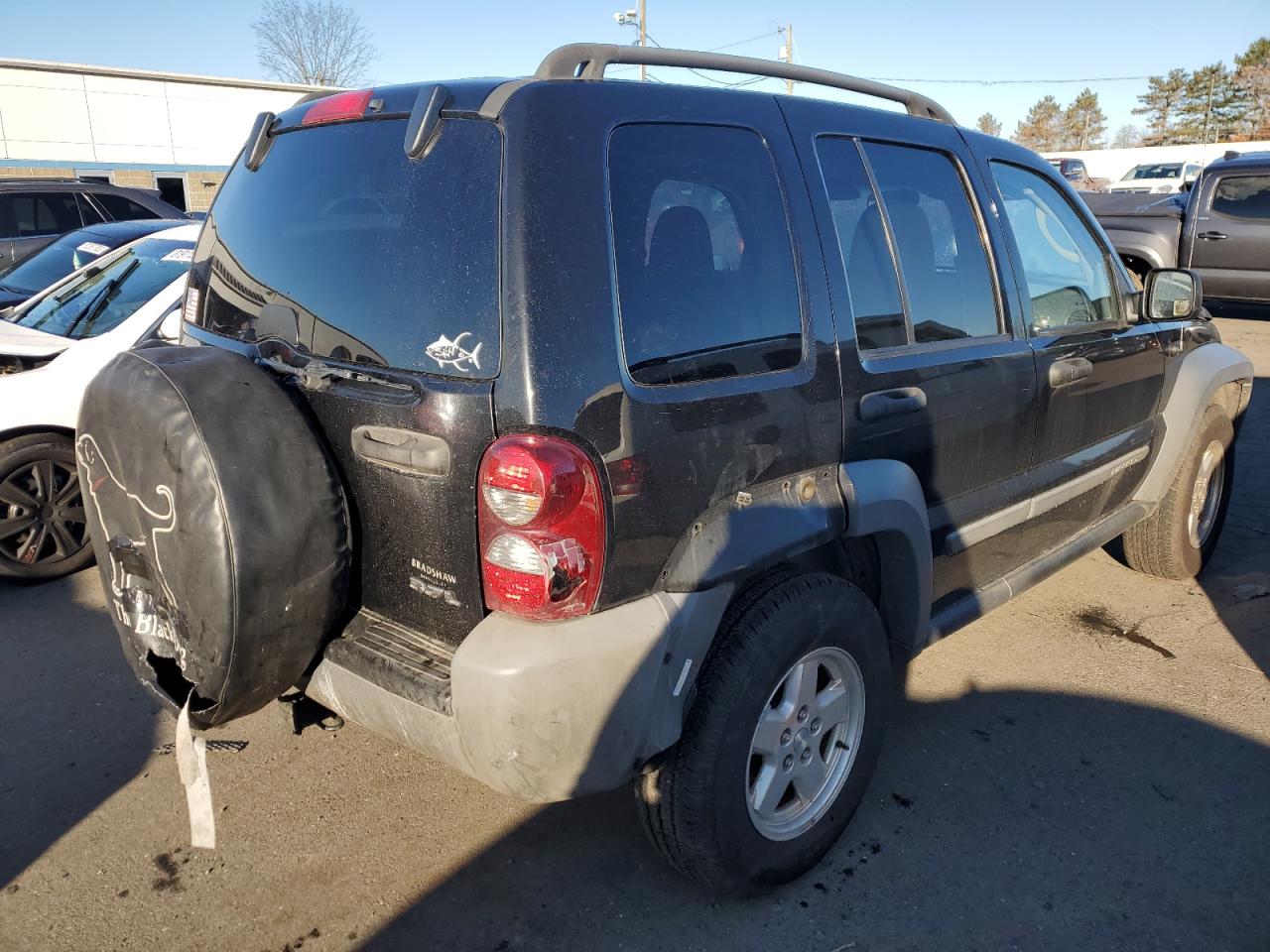Изображение 3 2005 JEEP LIBERTY SPORT 2005 с VIN 1J4GL48KX5W513161