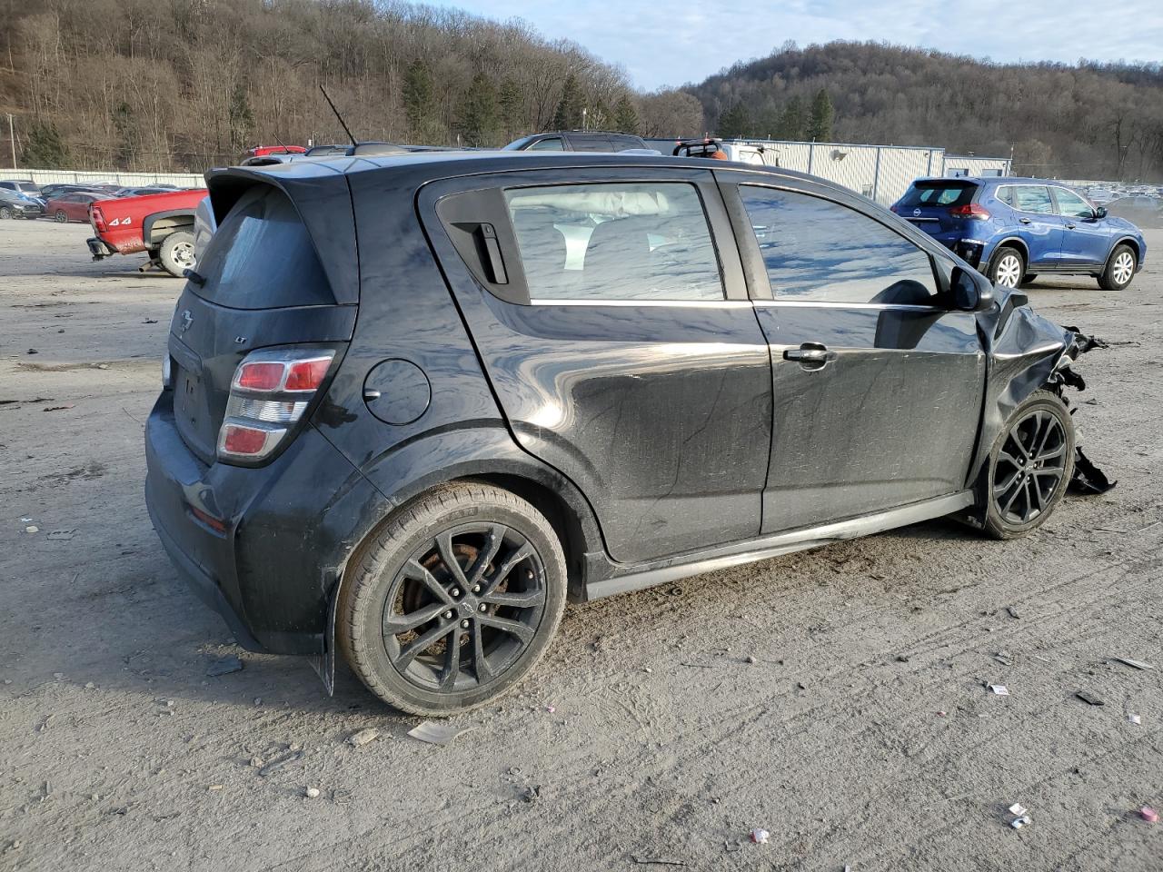Obraz 3 z 2018 CHEVROLET SONIC LT 2018 z VIN 1G1JC6SBXJ4108402