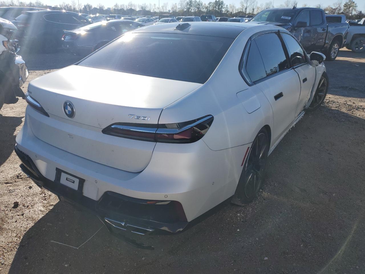 Obraz 3 z 2023 BMW 760 XI 2023 z VIN WBA33EJ09PCM89147