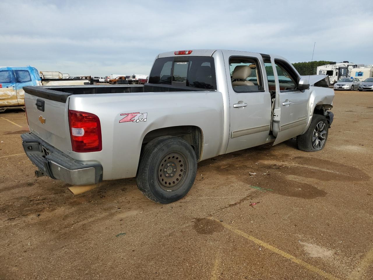 Image 3 of 2013 CHEVROLET SILVERADO K1500 LTZ 2013 with VIN 3GCPKTE26DG305590
