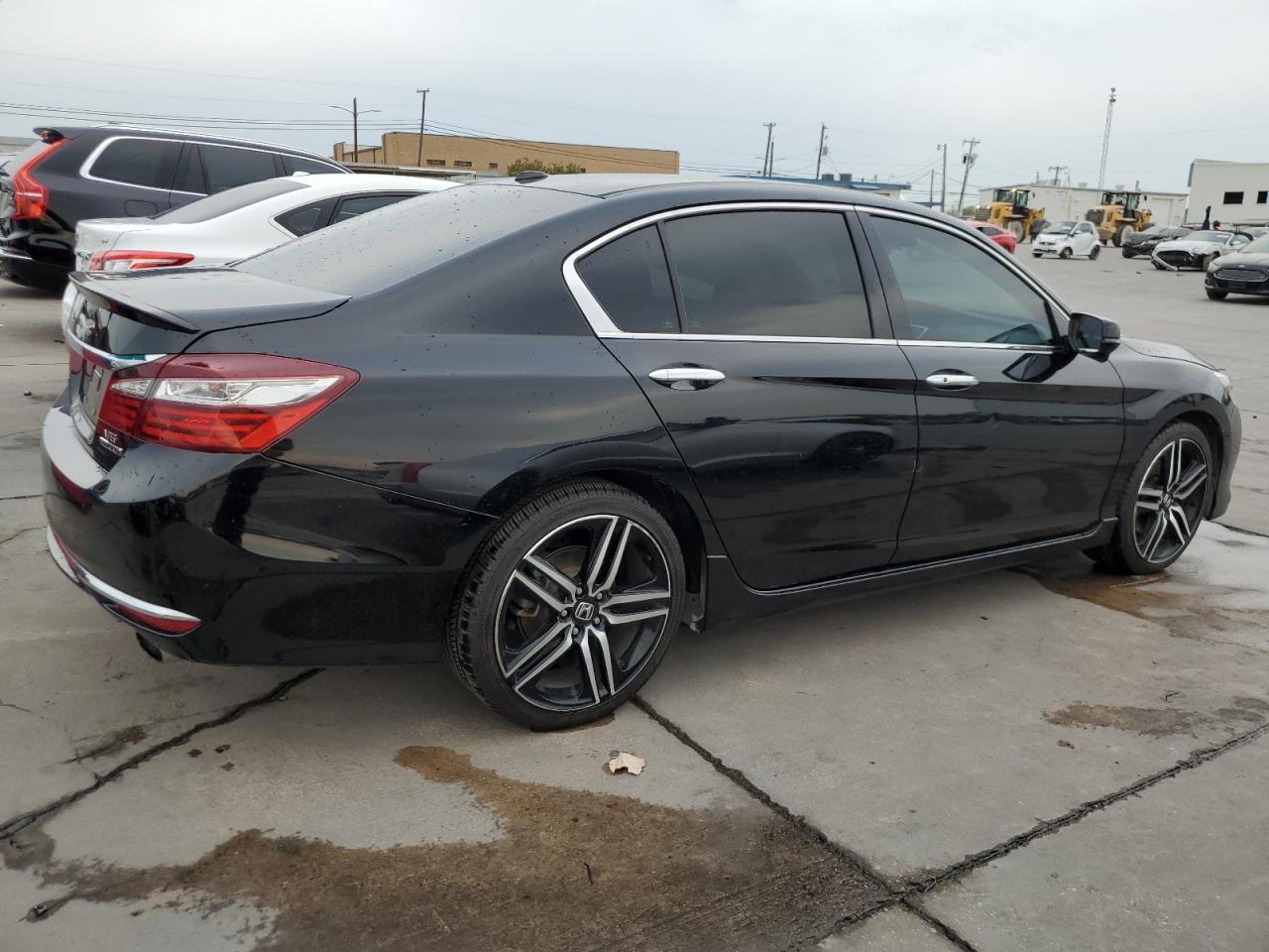 Image 3 of 2017 HONDA ACCORD TOURING 2017 with VIN 1HGCR3F99HA034102