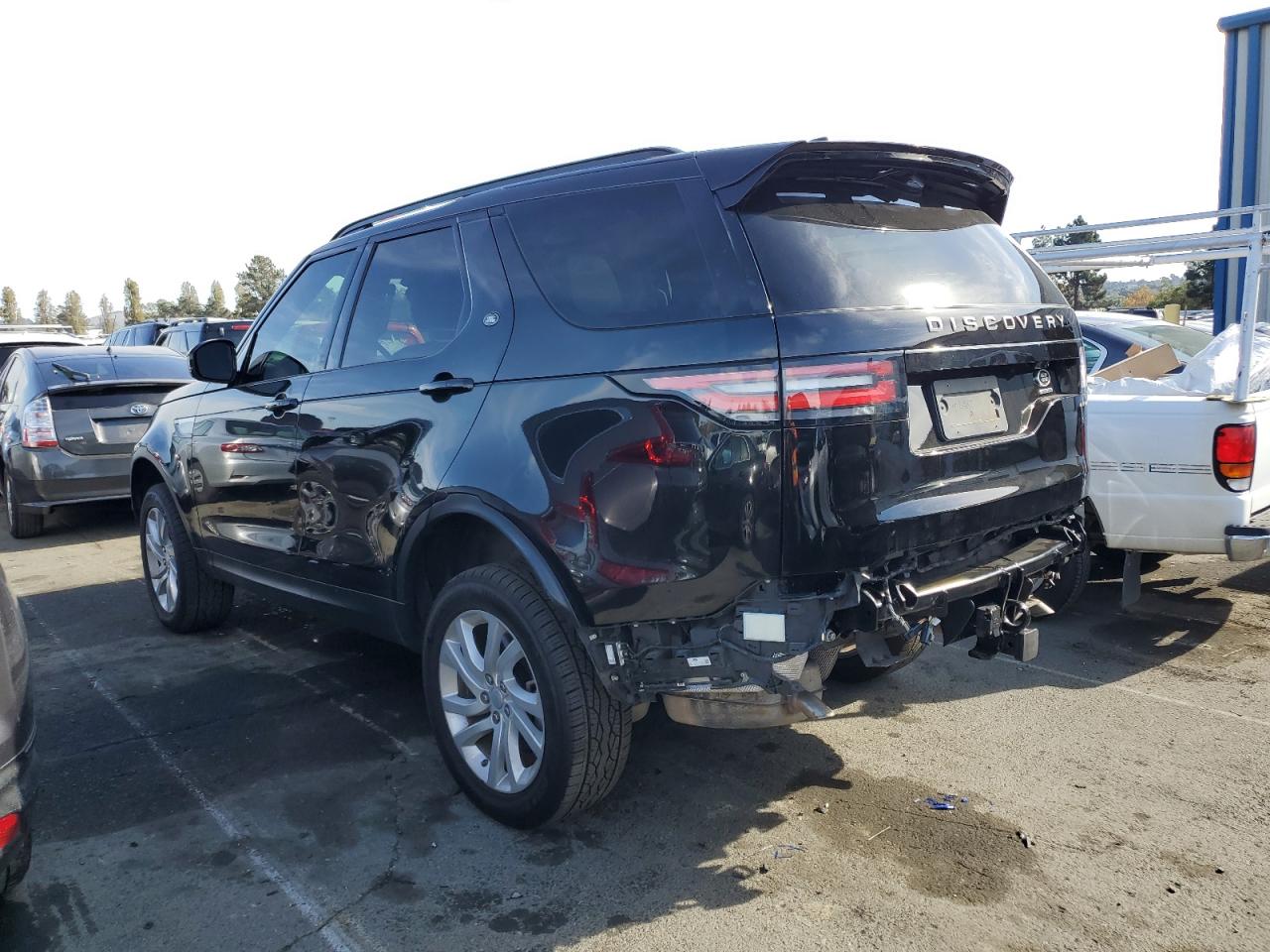 Image 2 of 2020 LAND ROVER DISCOVERY HSE 2020 with VIN SALRR2RV5L2421902