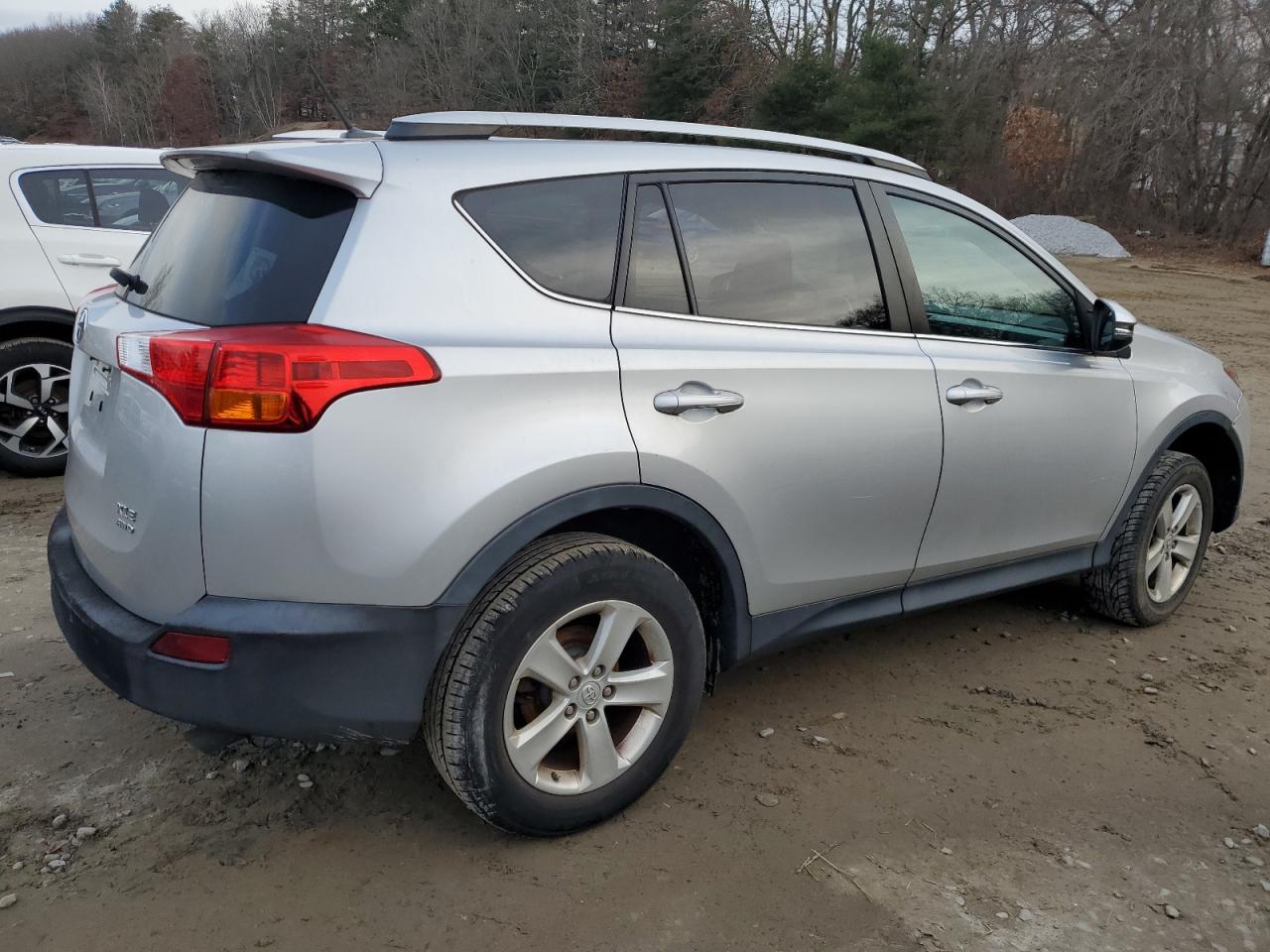 Image 3 of 2014 TOYOTA RAV4 XLE 2014 with VIN 2T3RFREV0EW161272