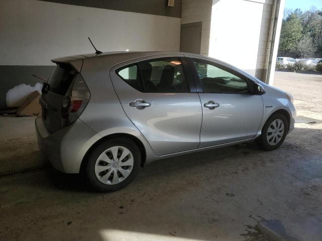 Image 3 of 2013 TOYOTA PRIUS C  2013 with VIN JTDKDTB38D1534286