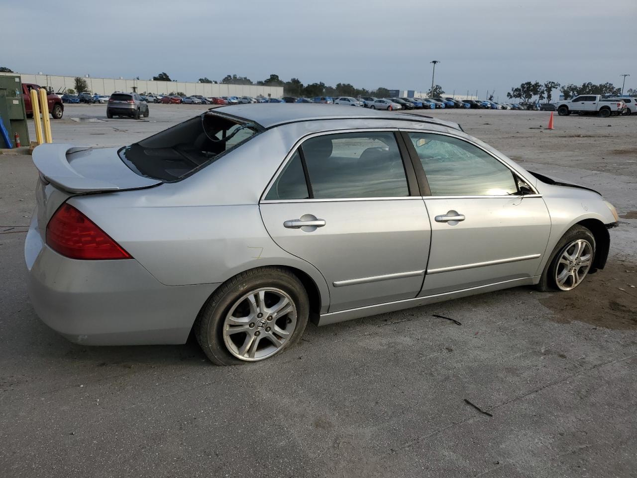Image 3 of 2006 HONDA ACCORD EX 2006 with VIN 1HGCM567X6A008114
