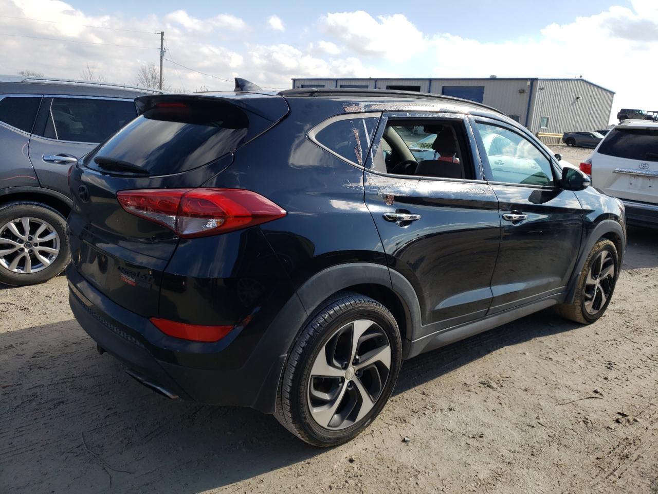 Image 3 of 2016 HYUNDAI TUCSON LIMITED 2016 with VIN KM8J3CA26GU052082