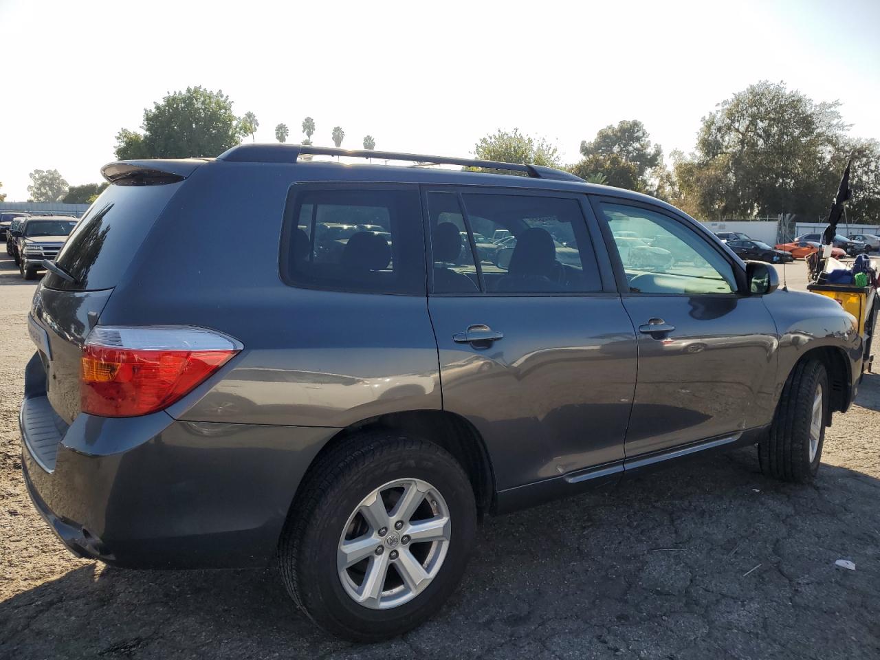 Image 3 of 2010 TOYOTA HIGHLANDER  2010 with VIN 5TDZK3EH7AS017524