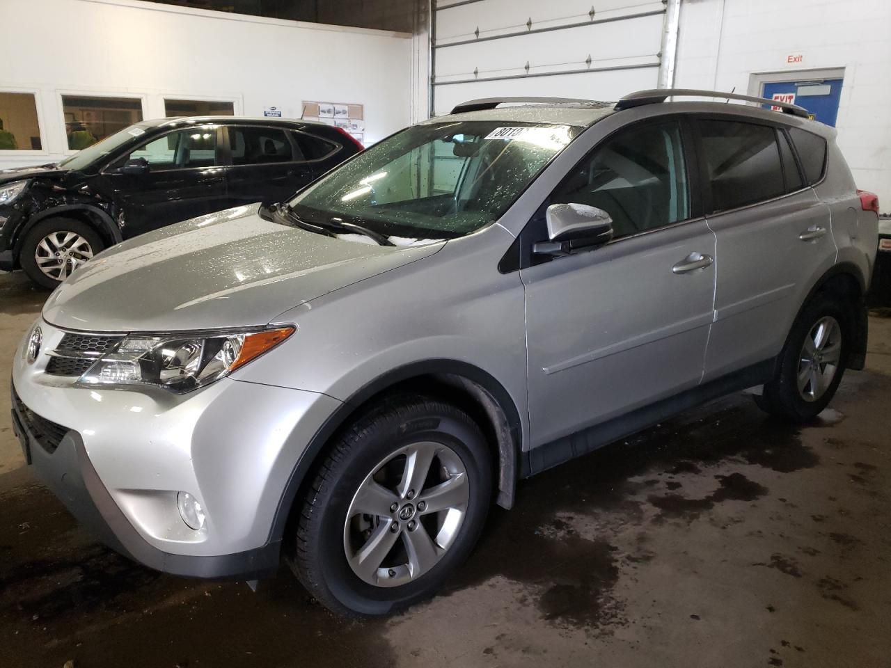 Obraz 1 z 2015 TOYOTA RAV4 XLE 2015 z VIN 2T3RFREV8FW398786