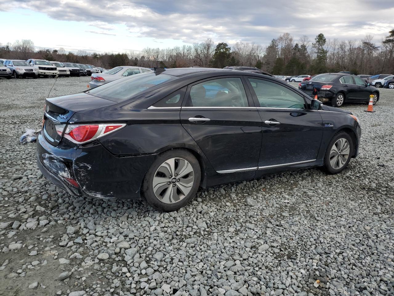Image 3 of 2014 HYUNDAI SONATA HYBRID 2014 with VIN KMHEC4A43EA110320