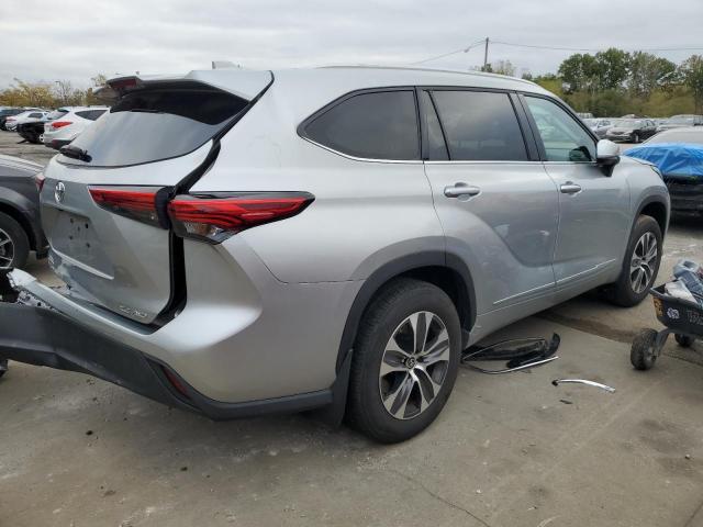 Image 3 of 2022 TOYOTA HIGHLANDER XLE 2022 with VIN 5TDGZRBH1NS578544