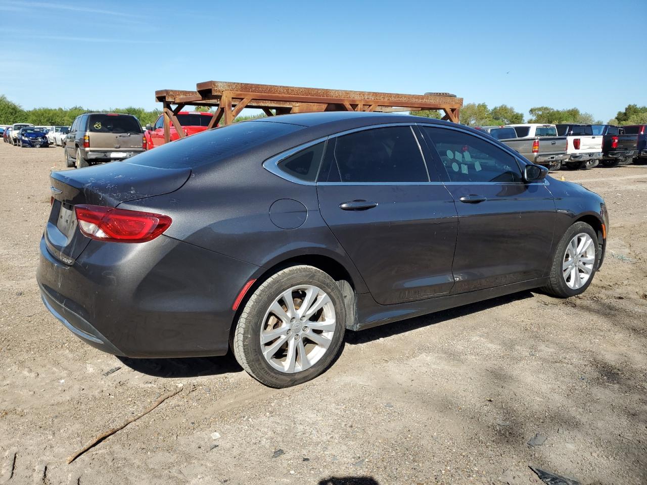Image 3 of Chrysler 200 Limited 2016 with VIN 1C3CCCAB4GN109178