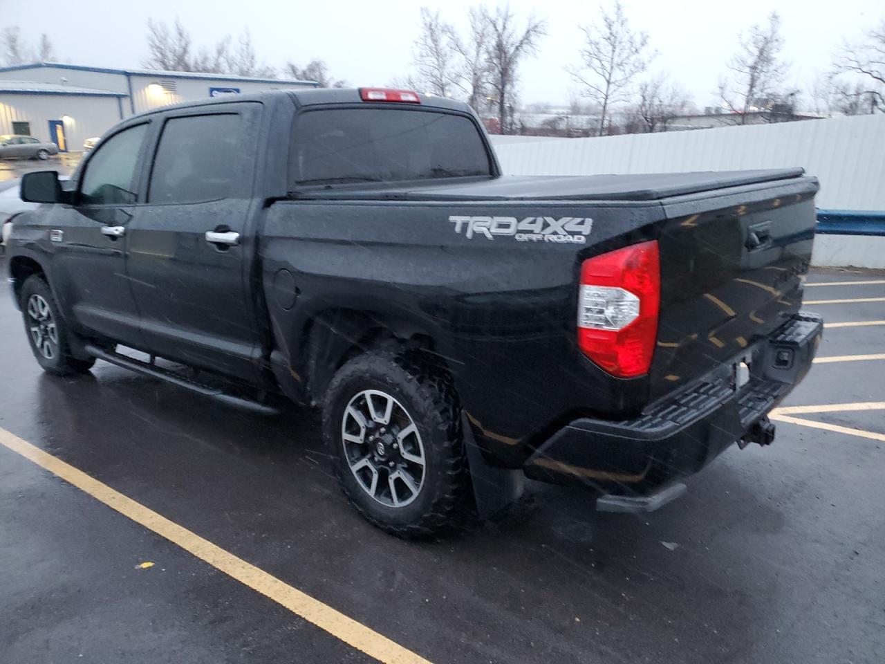 Obraz 2 z 2018 TOYOTA TUNDRA CREWMAX 1794 2018 z VIN 5TFAW5F13JX701334