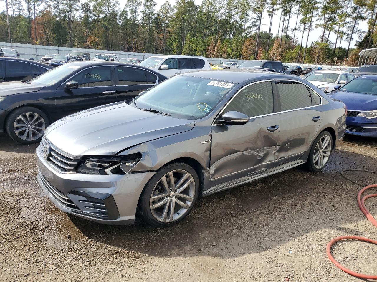 Изображение 1 2017 VOLKSWAGEN PASSAT R-LINE 2017 с VIN 1VWDT7A35HC028359