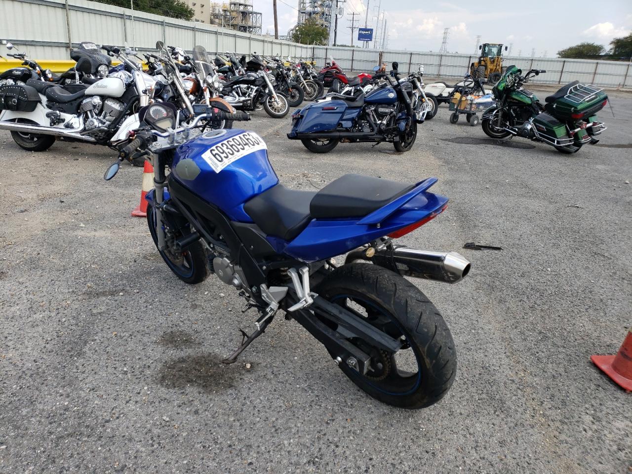 Image 3 of 2005 SUZUKI SV650  2005 with VIN JS1VP53A352101638