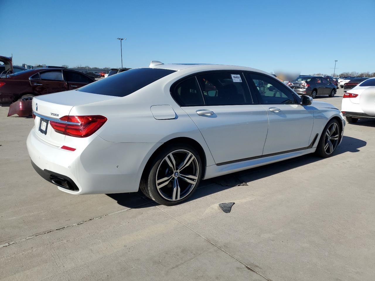 Obraz 3 z 2017 BMW 750 I 2017 z VIN WBA7F0C59HGM21235