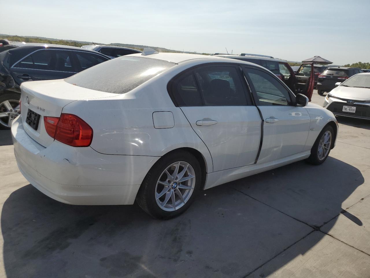 Obraz 3 z 2010 BMW 328 I 2010 z VIN WBAPH7C59AA800585