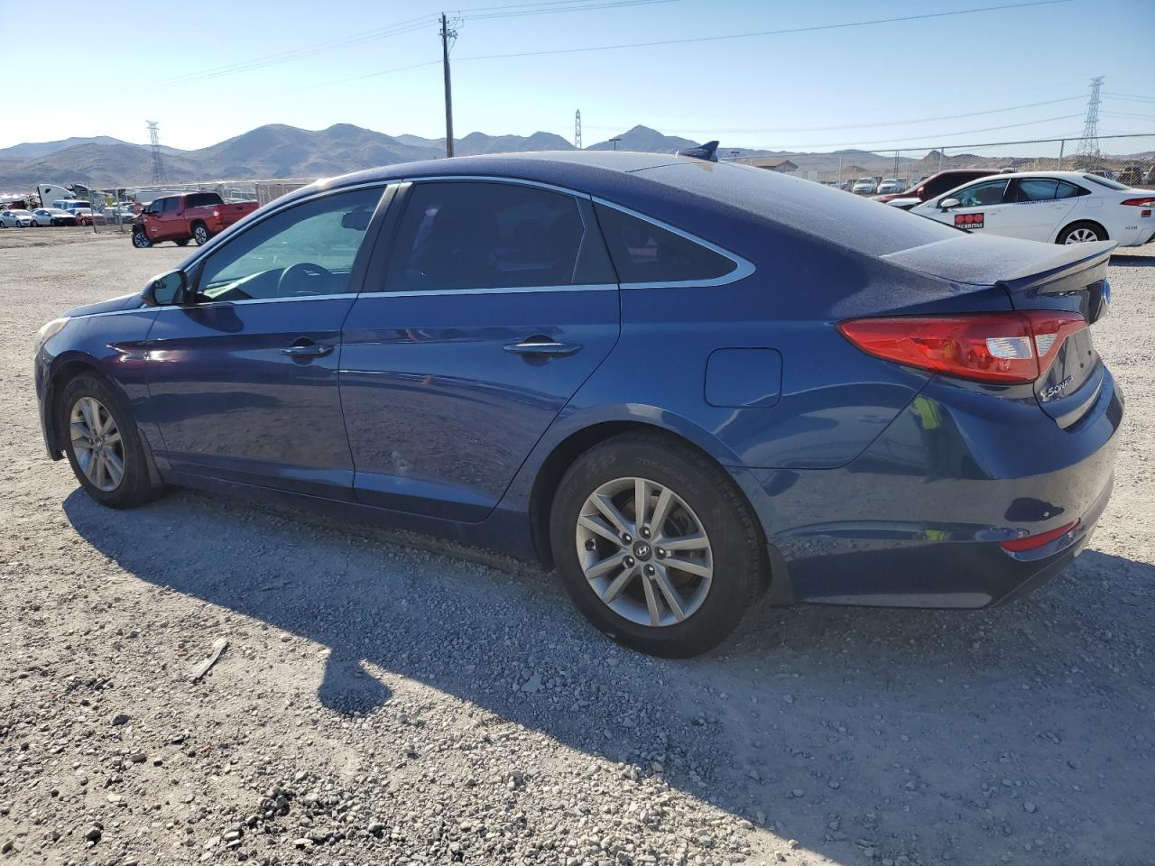 Obraz 2 z 2015 HYUNDAI SONATA SE 2015 z VIN 5NPE24AF2FH168454