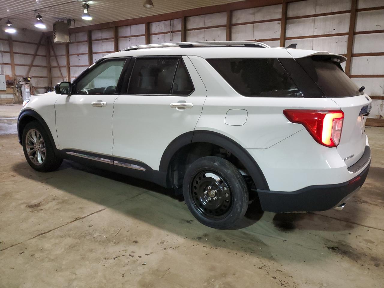 Image 2 of 2022 FORD EXPLORER LIMITED 2022 with VIN 1FMSK8FH3NGA94447