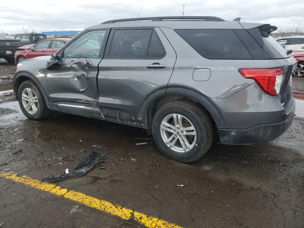 Image 2 of 2021 FORD EXPLORER XLT 2021 with VIN 1FMSK8DH3MGC12336