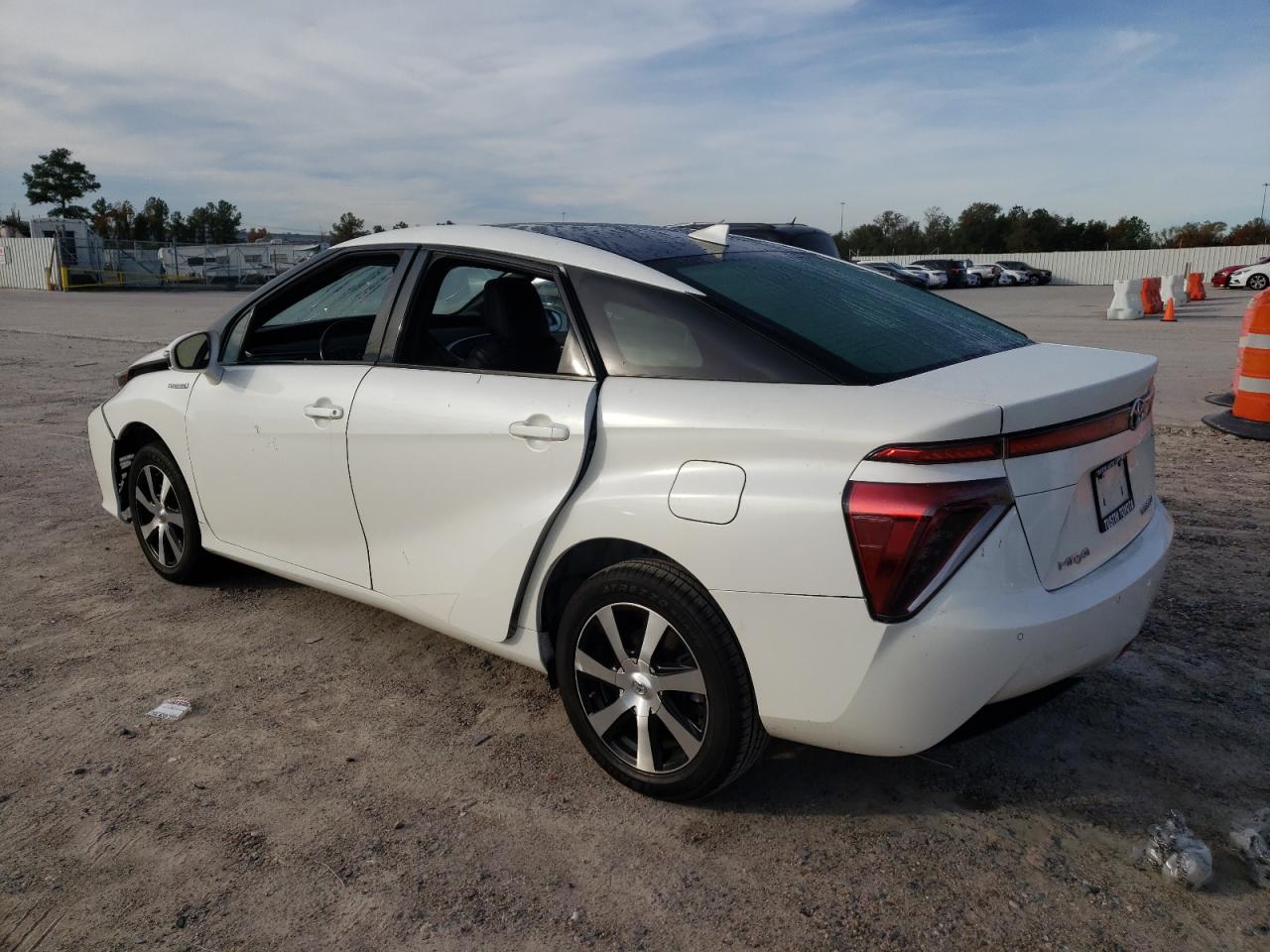 Obraz 2 z 2016 TOYOTA MIRAI  2016 z VIN JTDBVRBD0GA000406