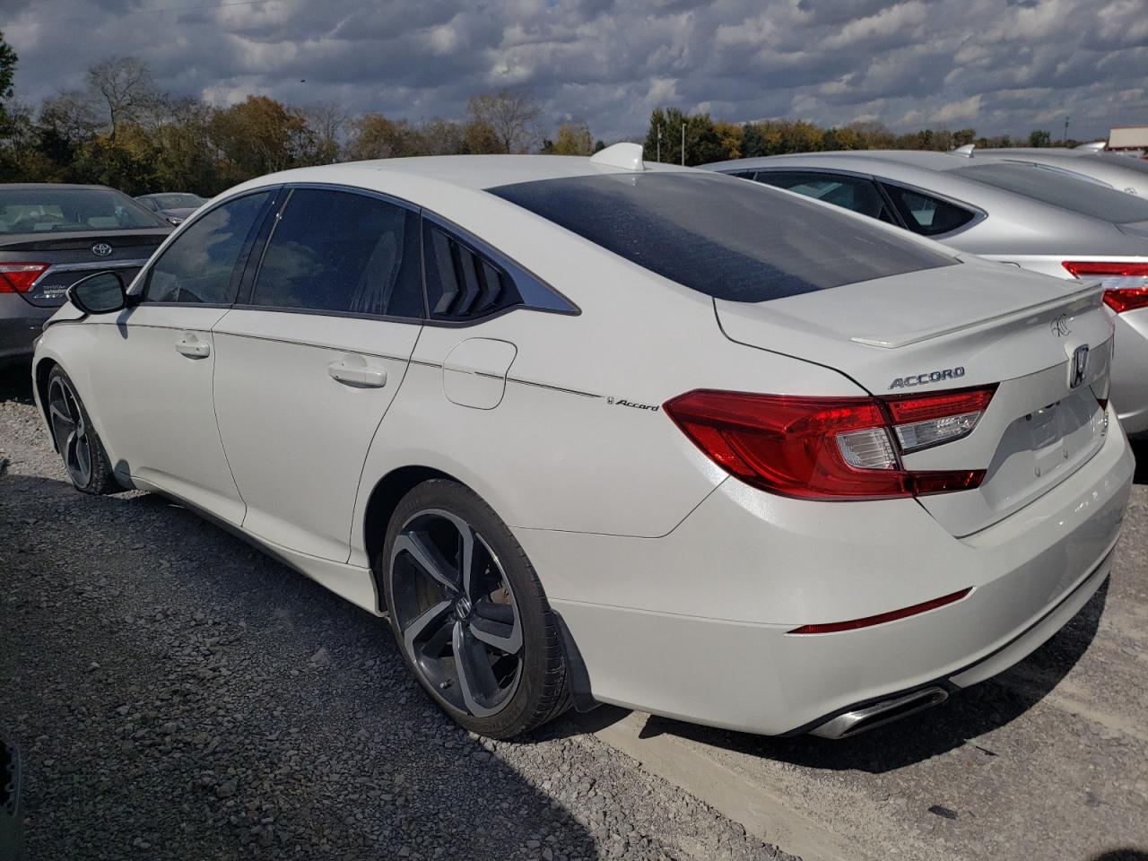 Изображение 2 2018 HONDA ACCORD SPORT 2018 с VIN 1HGCV2F3XJA051367