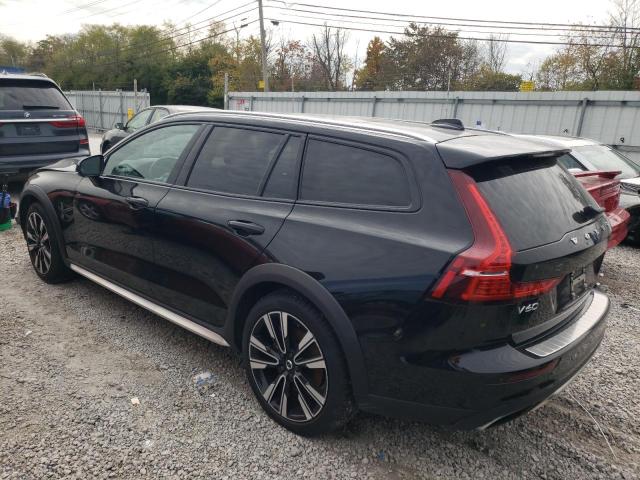 Изображение 2 2020 VOLVO V60 CROSS COUNTRY T5 MOMENTUM 2020 с VIN YV4102WKXL1031034