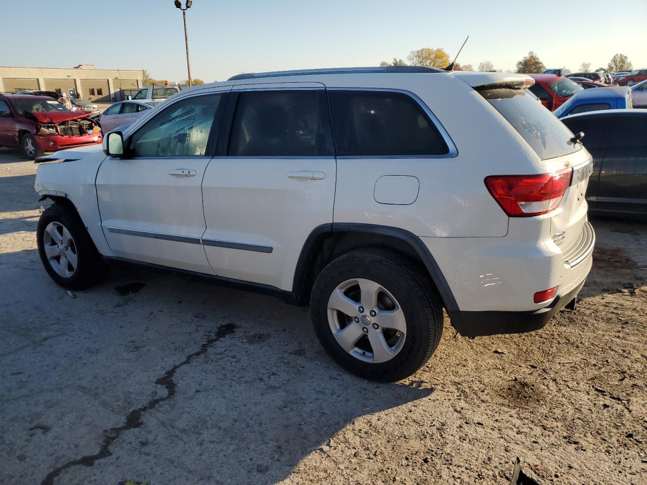Изображение 2 2011 JEEP GRAND CHEROKEE LAREDO 2011 с VIN 1J4RR4GG7BC718552