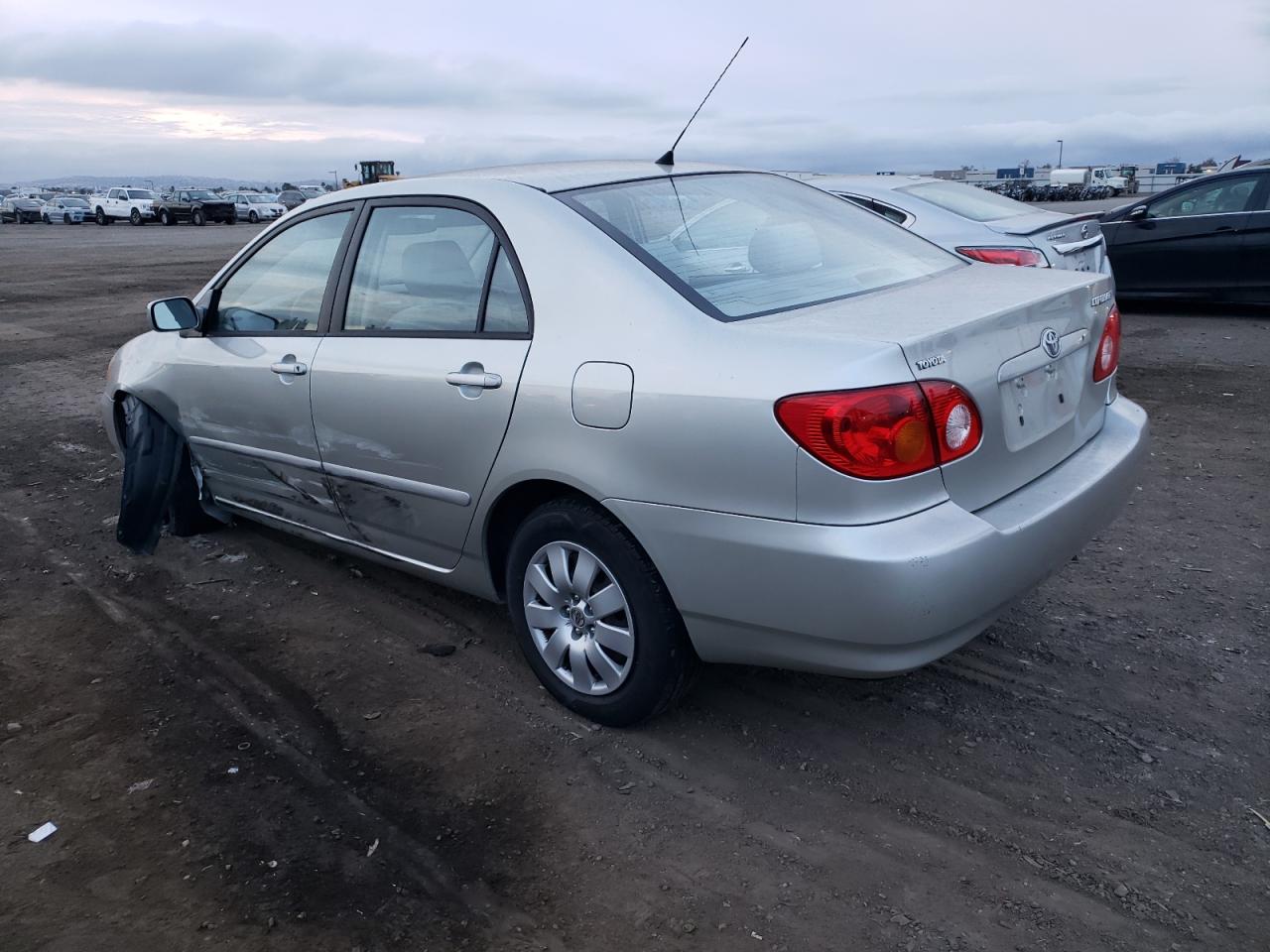 Изображение 2 2003 TOYOTA COROLLA CE 2003 с VIN JTDBR32E832012351