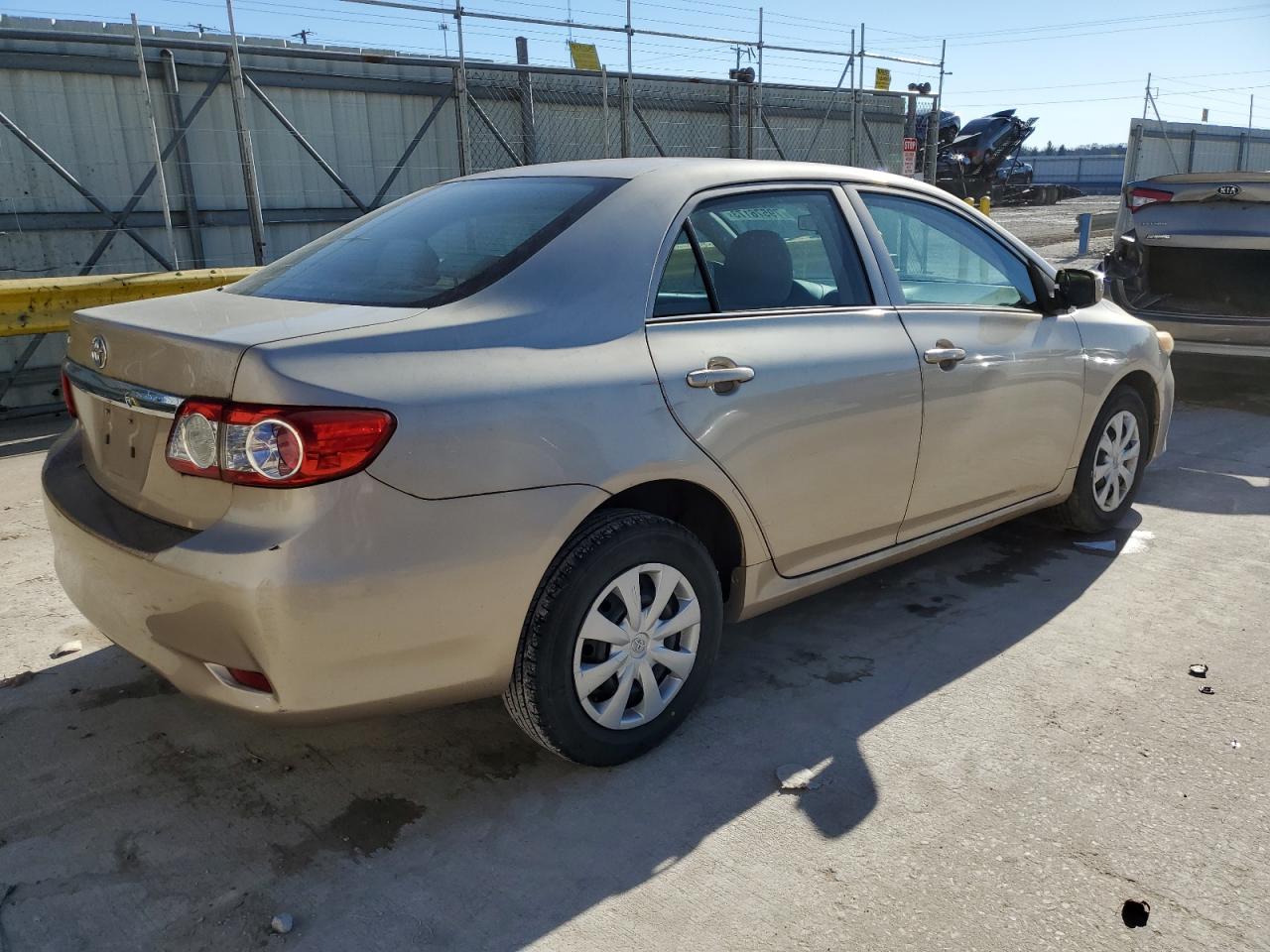 Image 3 of 2013 TOYOTA COROLLA BASE 2013 with VIN 2T1BU4EE9DC977531