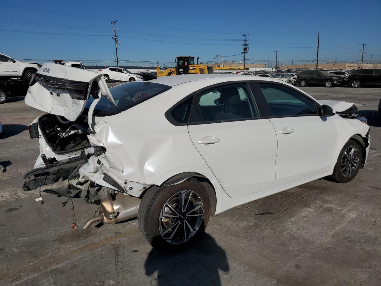 Изображение 3 2023 KIA FORTE LX 2023 с VIN 3KPF24AD4PE524265