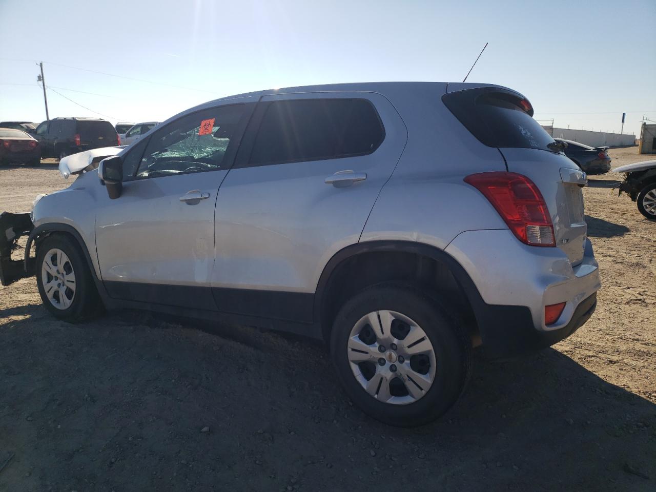 Obraz 2 z 2017 CHEVROLET TRAX LS 2017 z VIN 3GNCJKSB4HL193439