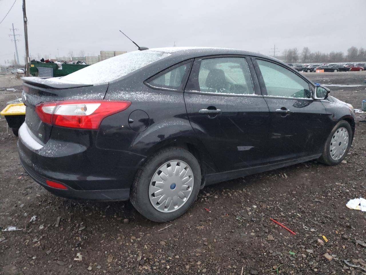 Image 3 of 2012 FORD FOCUS SE 2012 with VIN 1FAHP3F2XCL173767