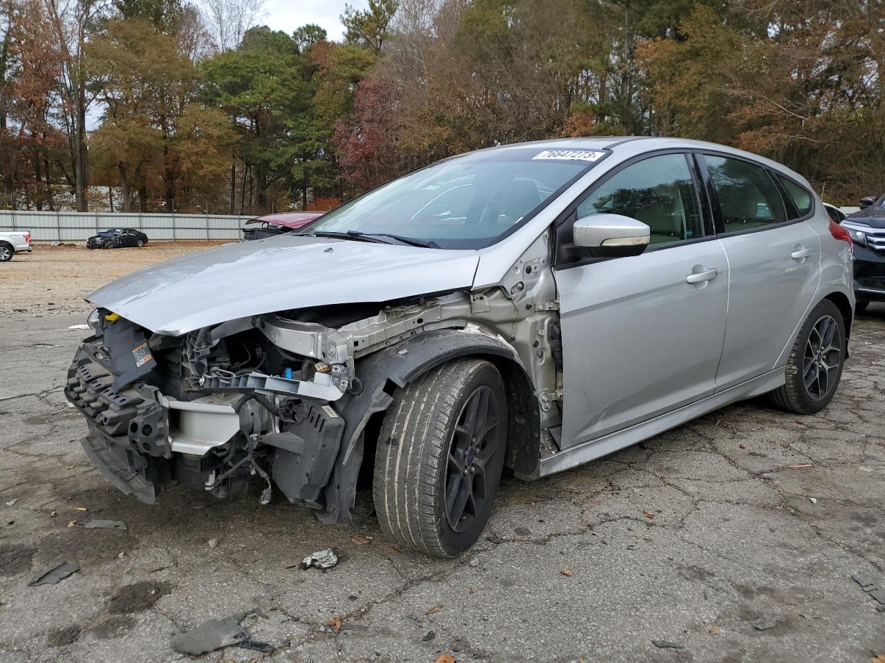 Image 1 of 2015 FORD FOCUS SE 2015 with VIN 1FADP3K25FL214301