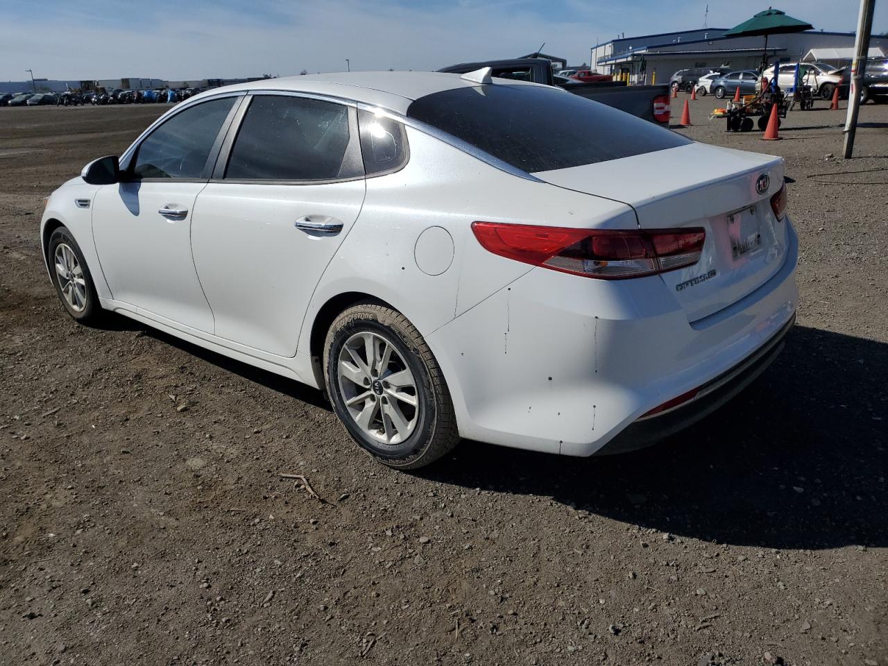 Изображение 2 Kia Optima Lx 2016 с VIN KNAGT4L30G5117431