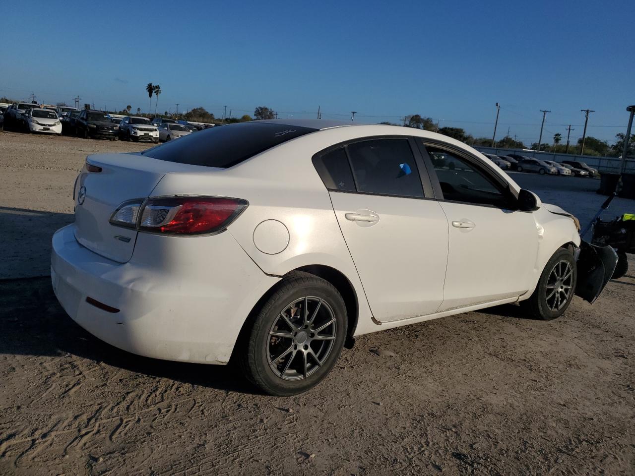 Image 3 of 2013 MAZDA 3 I 2013 with VIN JM1BL1V76D1769341