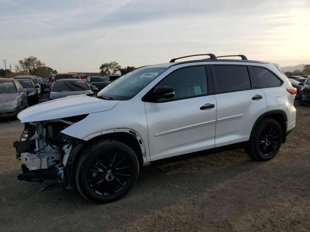 Image 1 of 2019 TOYOTA HIGHLANDER SE 2019 with VIN 5TDJZRFH4KS967268