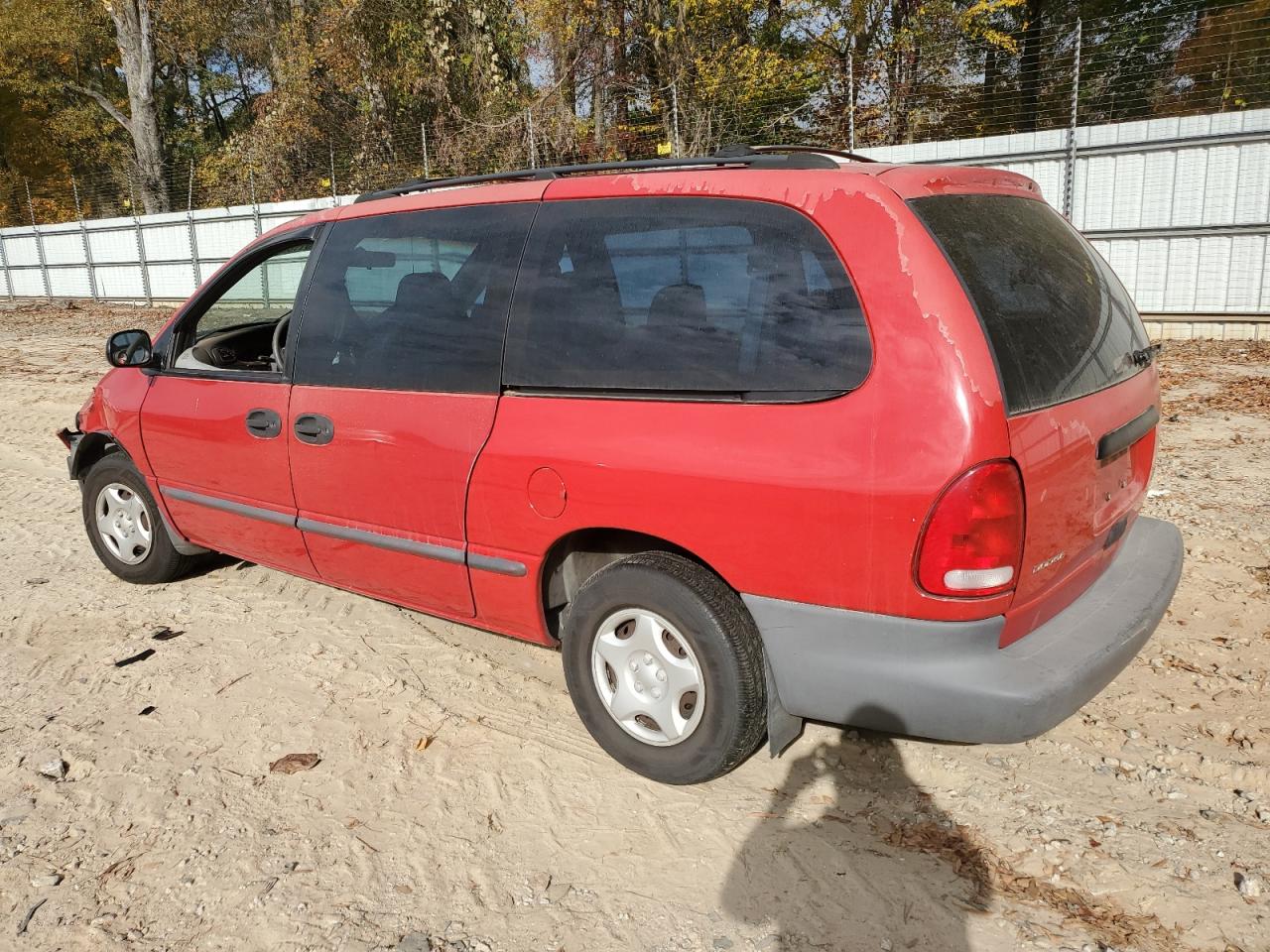 Image 2 of 1999 DODGE GRAND CARAVAN  1999 with VIN 2B4GP24G5XR306931