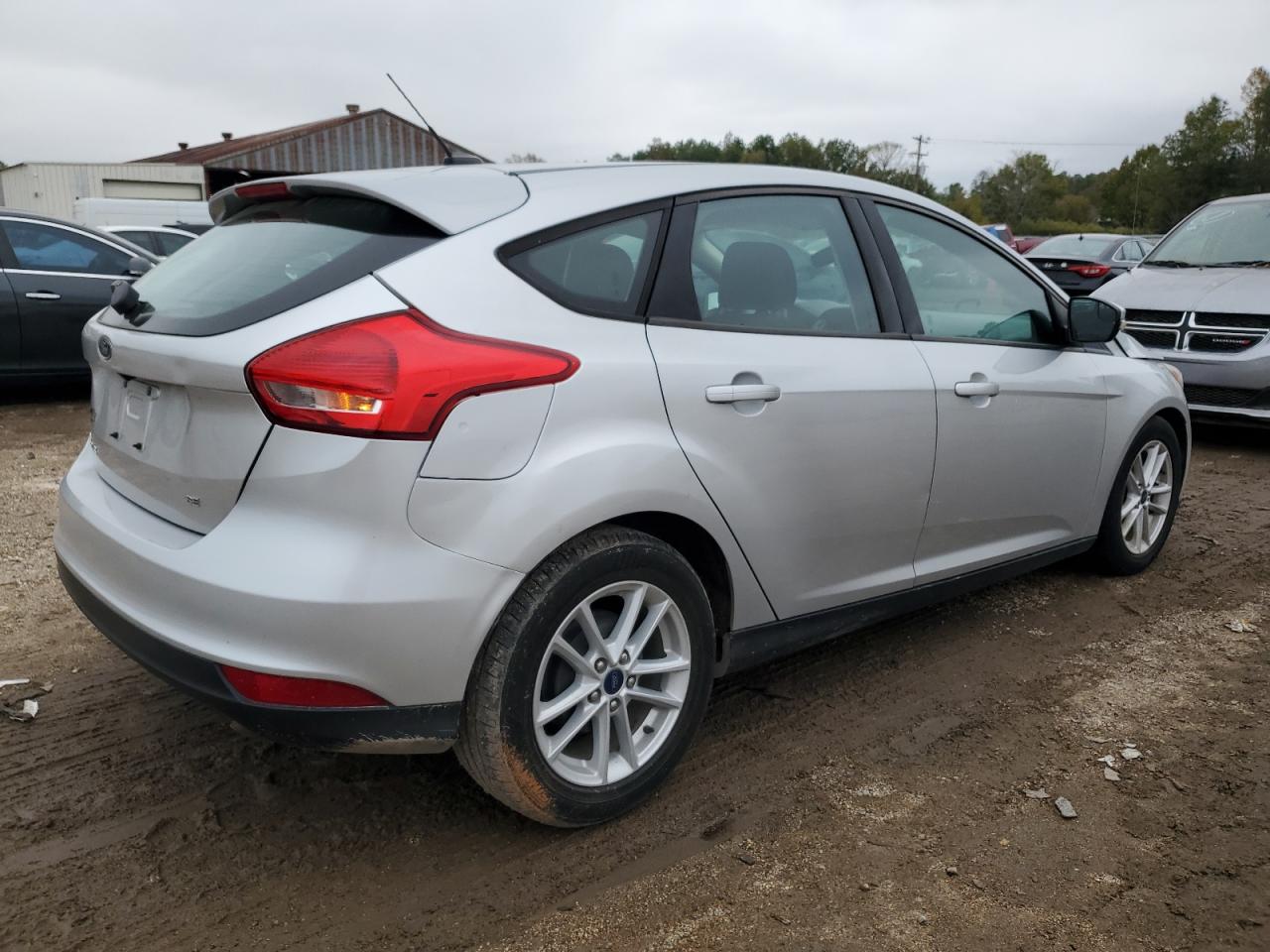 Изображение 3 2017 FORD FOCUS SE 2017 с VIN 1FADP3K24HL291020