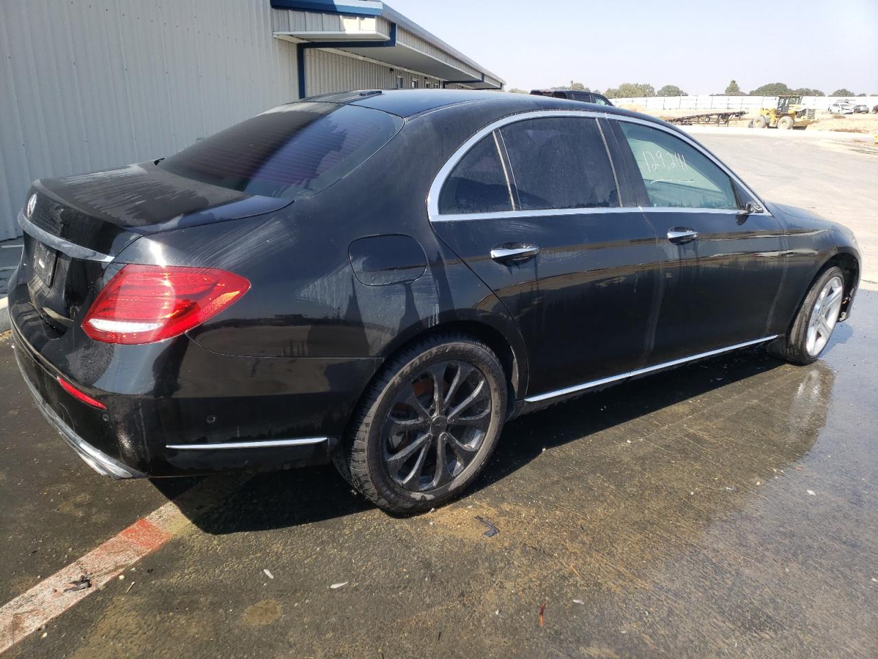 Изображение 3 2017 MERCEDES-BENZ E 300 2017 с VIN WDDZF4JB5HA172615