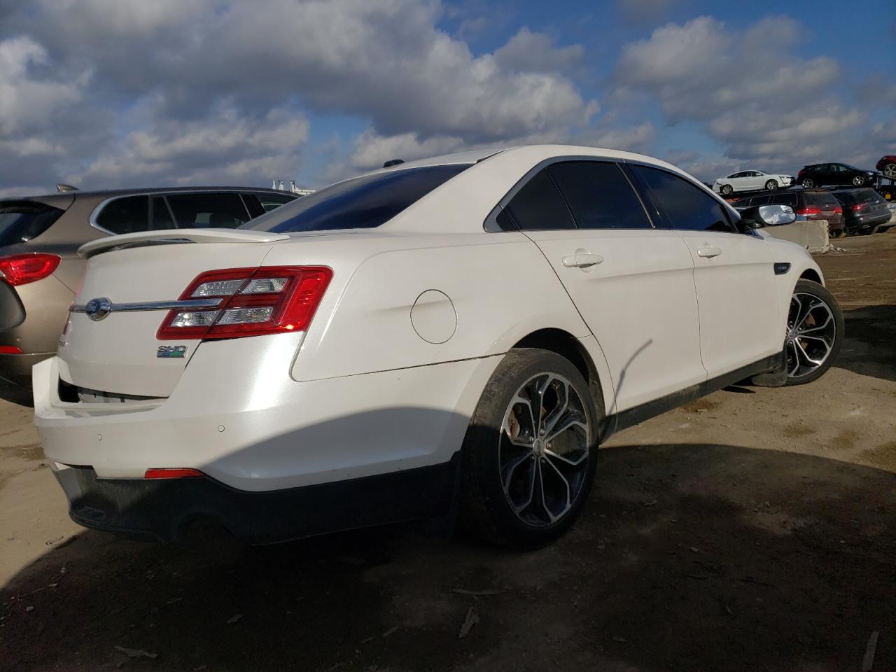 Image 3 of 2015 FORD TAURUS SHO 2015 with VIN 1FAHP2KT9FG194504