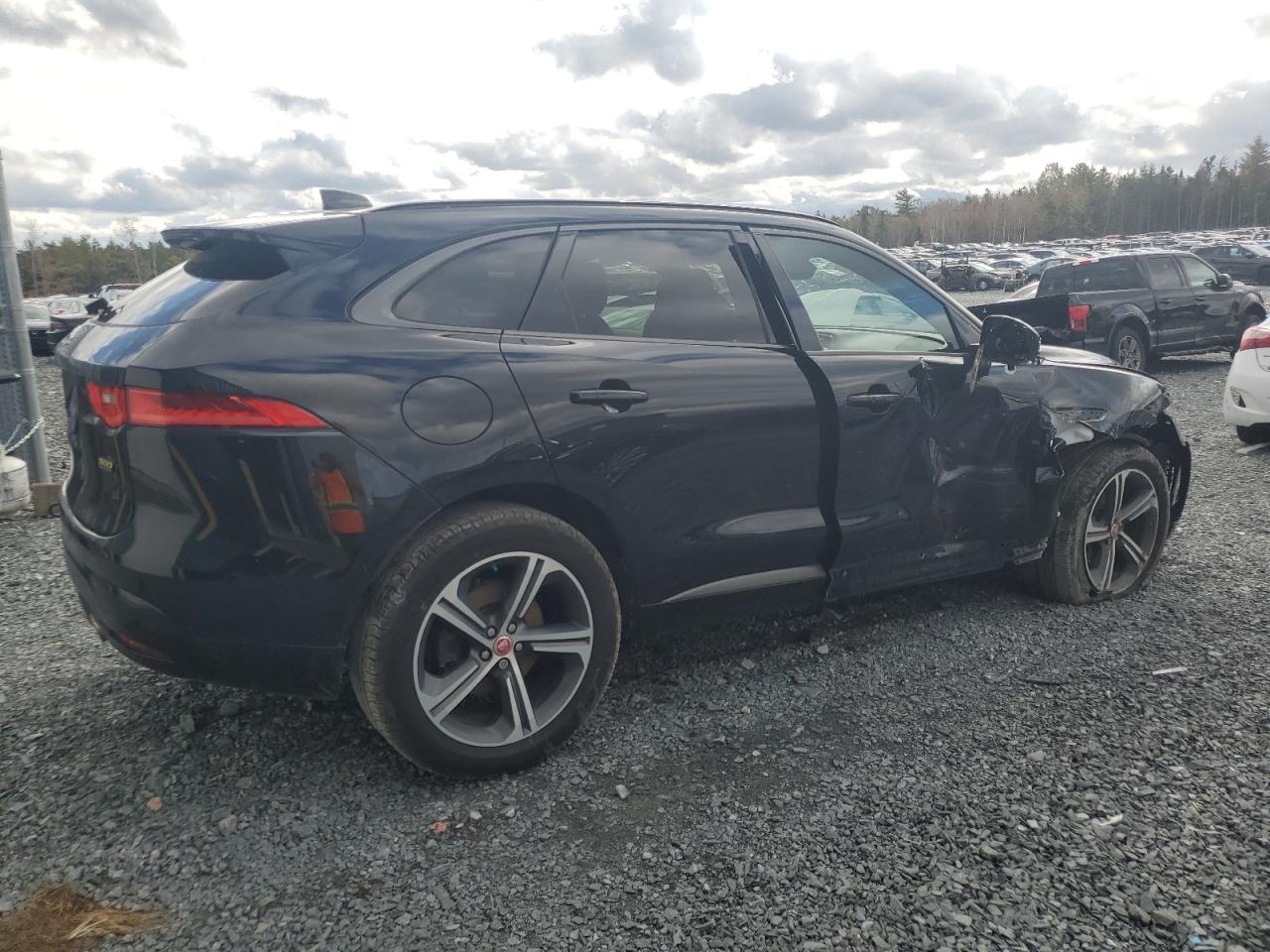 Image 3 of Jaguar F-Pace 300 Sport 2020 with VIN SADCX2GX3LA643162