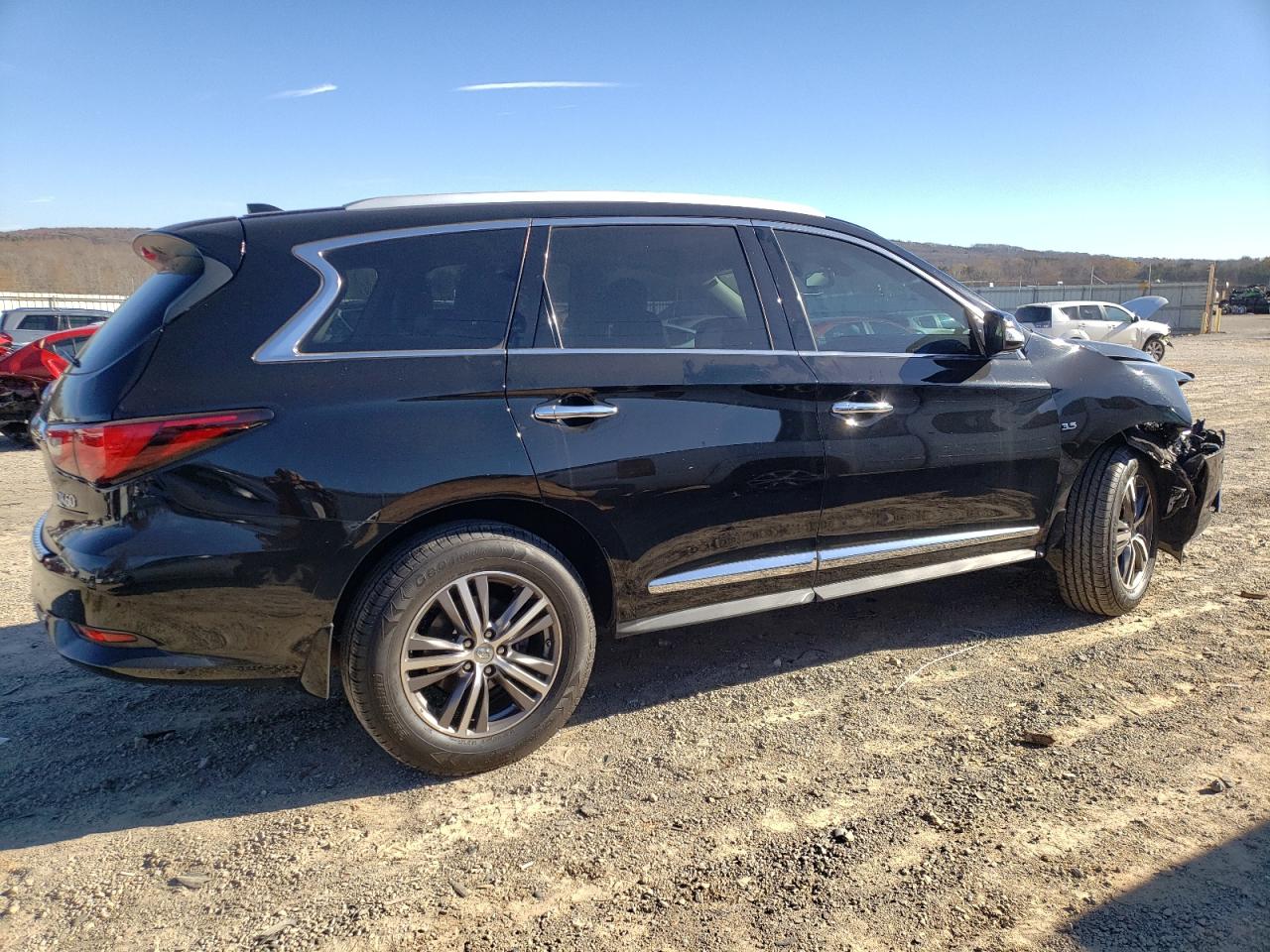 Image 3 of 2017 INFINITI QX60  2017 with VIN 5N1DL0MM0HC503815