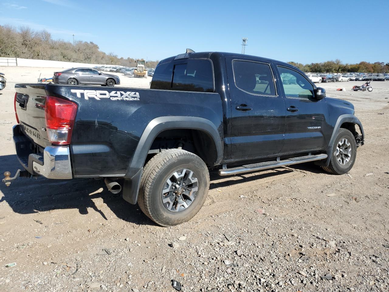 Image 3 of 2017 TOYOTA TACOMA DOUBLE CAB 2017 with VIN 5TFCZ5AN2HX067115