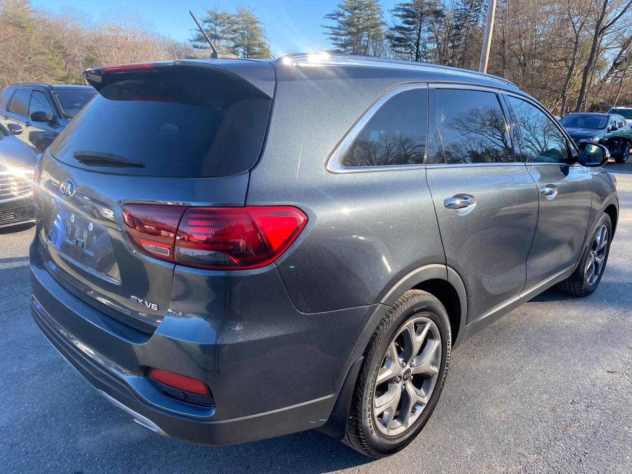Изображение 3 2019 KIA SORENTO EX 2019 с VIN 5XYPH4A54KG608724