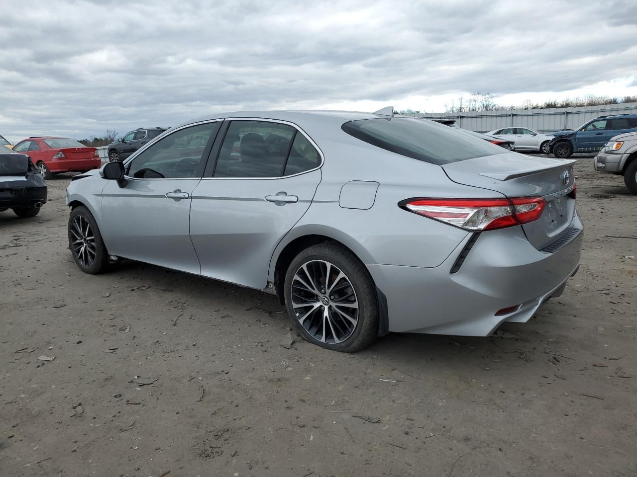 Изображение 2 2020 TOYOTA CAMRY SE 2020 с VIN 4T1G11AK5LU900855