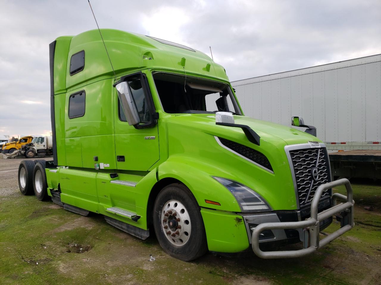Image 1 of 2020 VOLVO VN VNL 2020 with VIN 4V4NC9EJ6LN237882