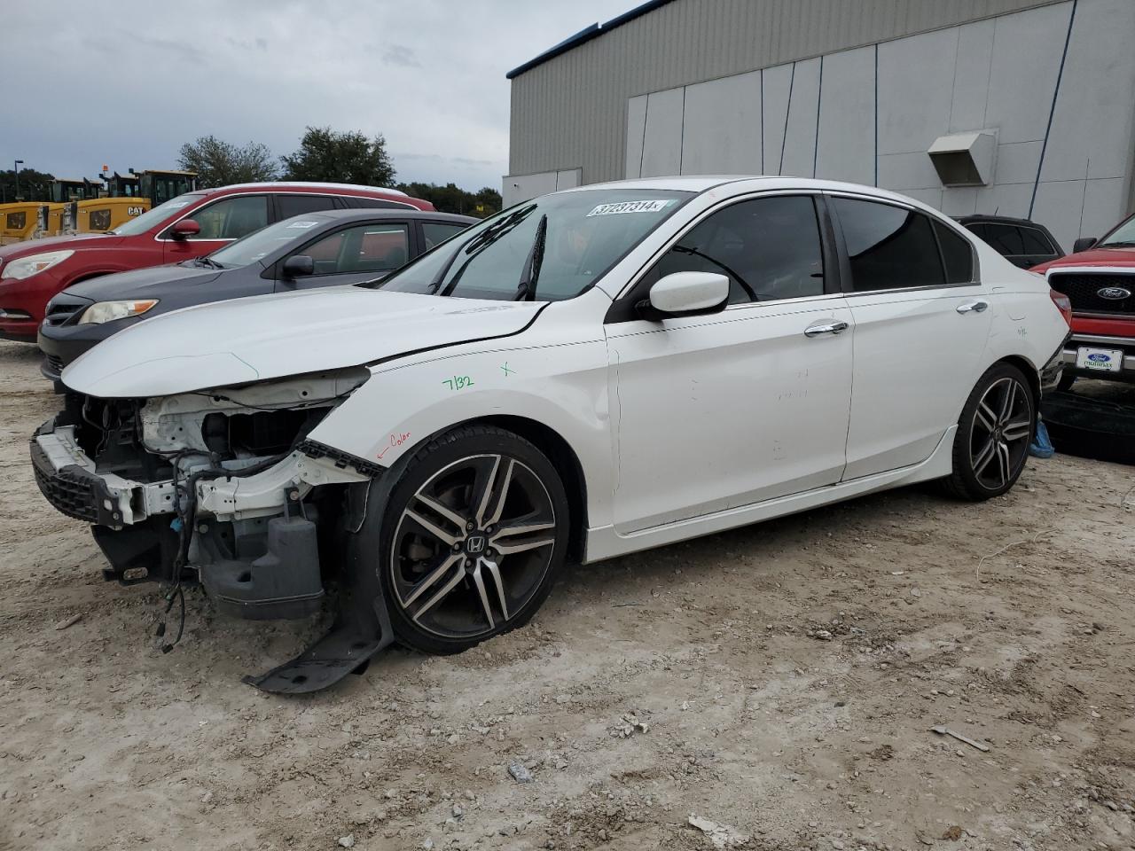 Obraz 1 z 2016 HONDA ACCORD SPORT 2016 z VIN 1HGCR2F58GA087525