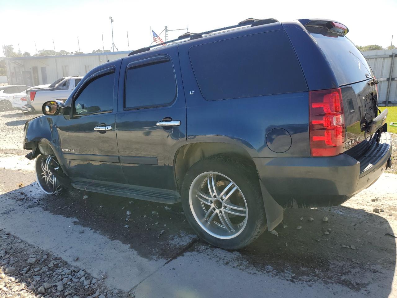 Изображение 2 2007 CHEVROLET TAHOE C1500 2007 с VIN 1GNFC13J67R202124