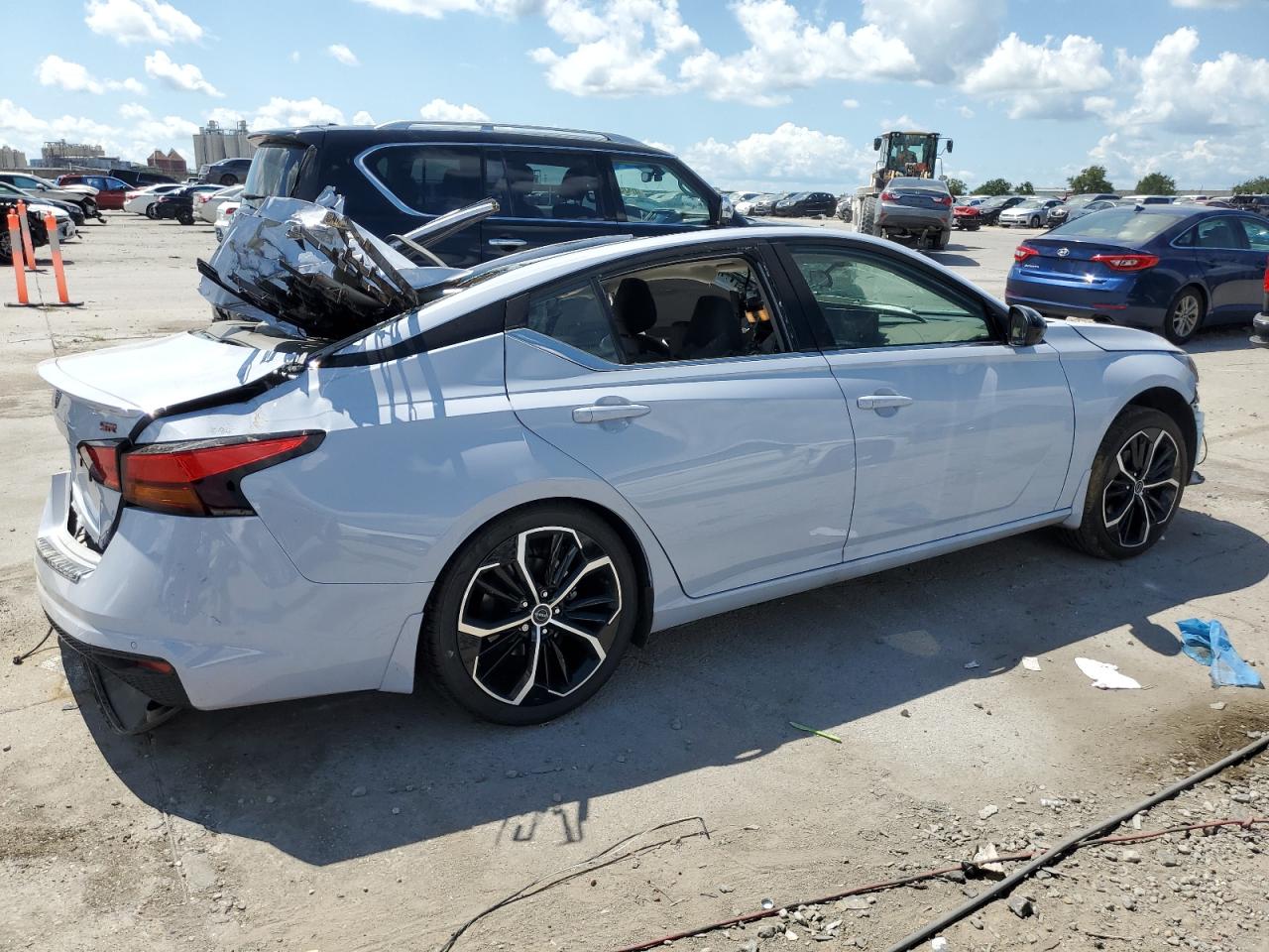 Image 3 of 2023 NISSAN ALTIMA SR 2023 with VIN 1N4BL4CV5PN381281